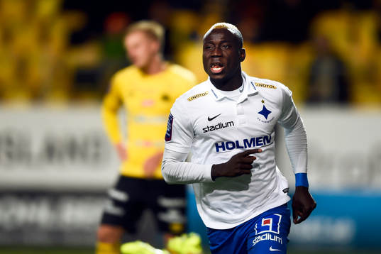 Norrköpings Alhaji Kamara firar