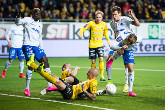 Tillkrånglad situation i Elfsborgs straffområde där