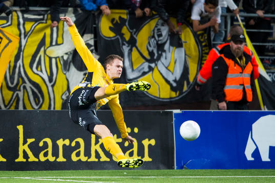 Elfsborgs Viktor Claesson gör en konstspark