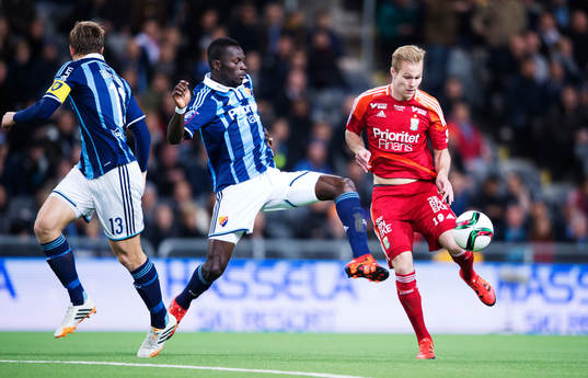 Djurgårdens Omar Colley och IFK Göteborgs Gustav Engvall