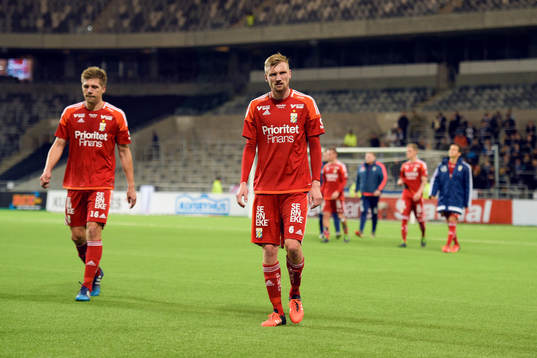 IFK Göteborgs Mikael Boman och Sebastian Eriksson deppar