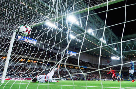 IFK Göteborgs Jakob Ankersen jublar när 1-2-bollen går