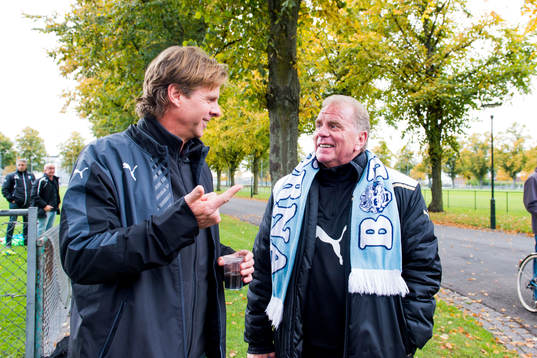 Malmö FFs fd spelare Jonas Wirmola i samtal med fd manager