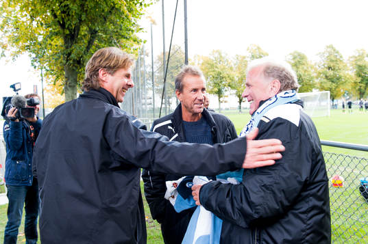 Malmö FFs fd spelare Jonas Wirmola i samtal med fd manager