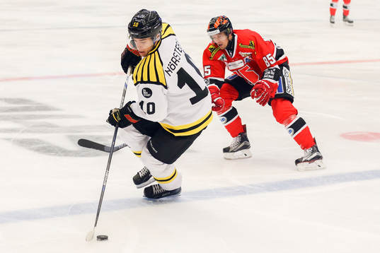 Brynäs Mattias Nörstebö och Örebros Kalle Olsson