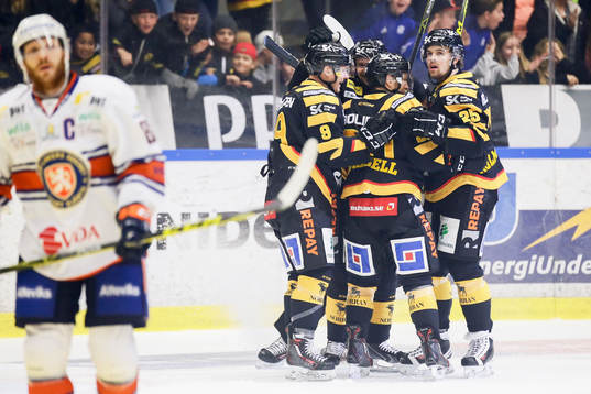 Skellefteås Janne Pesonen firar