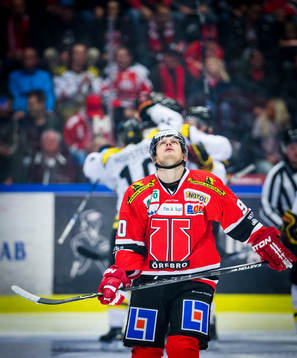 Brynäs Anton Rödin gör 2-1 och jublar och Örebros Libor
