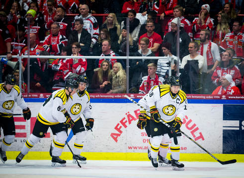 Brynäs Anton Rödin jublar vid 3-1 målet