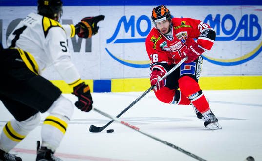 Örebros Greg Squires