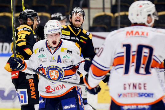Växjös Tuomas Kiiskinen jublar