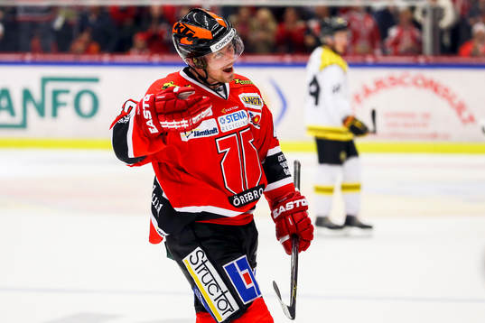Örebros Anders Eriksson jublar