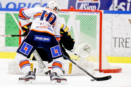 Växjös Richard Gynge gör avgörande 3-4 målet