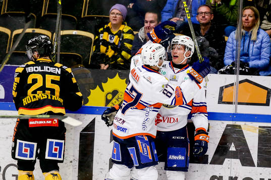 Växjös Richard Gynge gör avgörande 3-4 målet