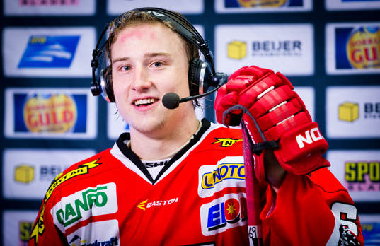 Örebros Alexander Anderberg är glad