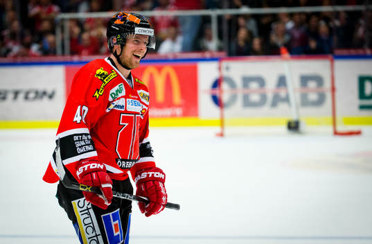 Örebros Anders Eriksson gör 6-4 på tekning och jublar