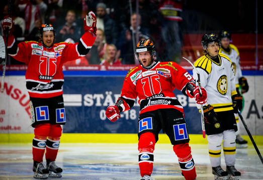 Örebros Johan Wiklander gör 2-3 och jublar