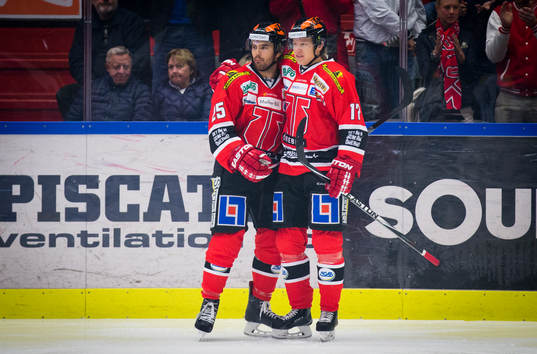 Örebros Martin Johansson gör 1-0 och jublar med Daniel