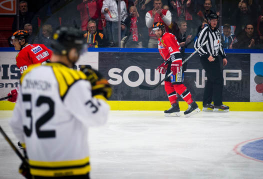 Örebros Martin Johansson gör 1-0 och jublar