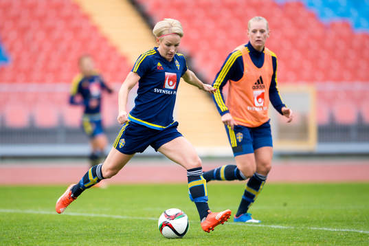 Sveriges Petra Larsson och Stina Blackstenius