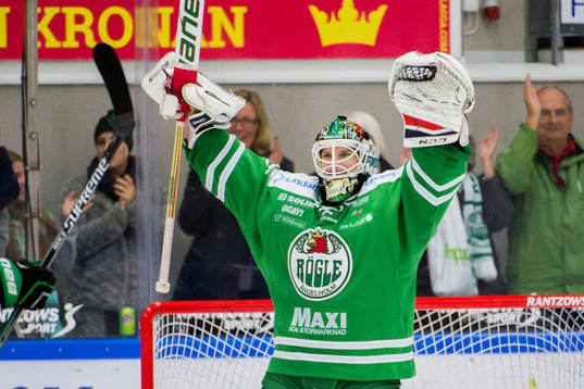Rögles målvakt Oscar Dansk jublar