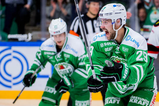 Rögles Ludvig Rensfeldt jublar