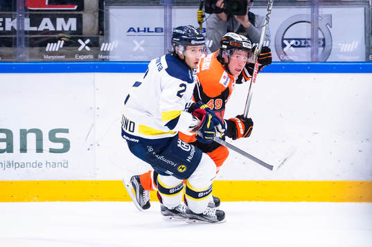 s Kristofer Berglund  och Karlskronas Filip Cruseman