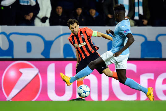 Shakhtar Donetsks Darijo Srna och Malmö FFs  Pa Konate