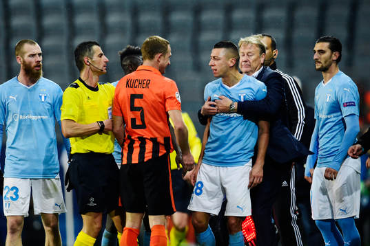 Malmö FFs  tränare Åge Hareide drar undan Nikola Djurdjic