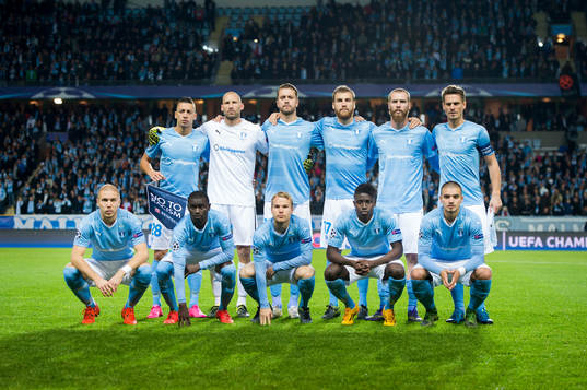 Malmö FFs startelva ställer upp för en lagbild