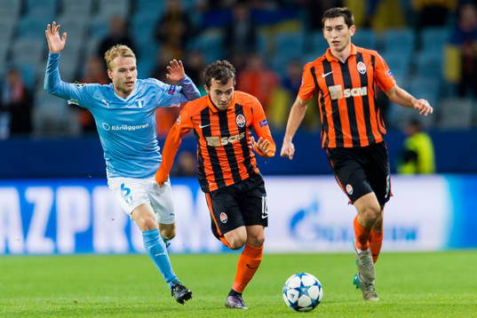 Malmö FFs Oscar Lewicki jagar Shakhtar Donetsks Bernard