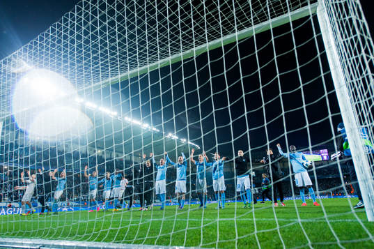Malmö FFs spelare tackar publiken