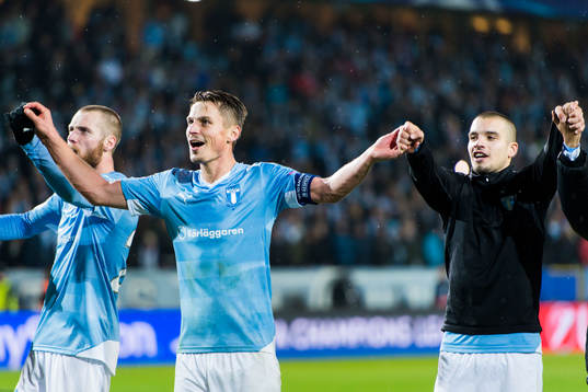 Malmö FFs Markus Rosenberg och Vladimir Rodic  firar segern