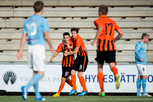 Shakhtar Donetsks Dmytro Topalov och Oleksandr Pikhalonok