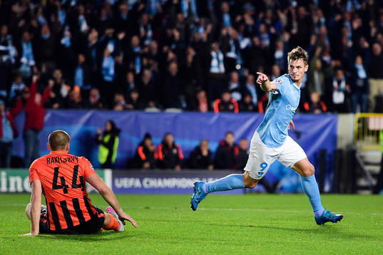 Malmö FFs Markus Rosenberg gör 1-0 och jublar