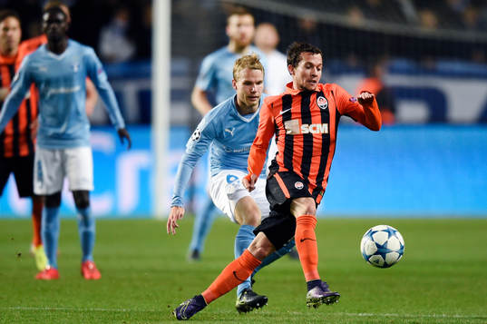 Shakhtar Donetsks Bernard och Malmö FFs  Oscar Lewicki