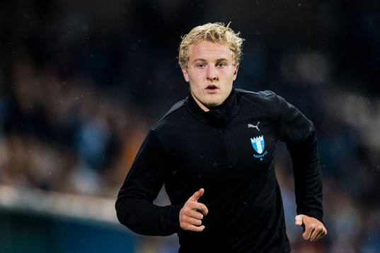 Malmö FFs Franz Brorsson värmer upp