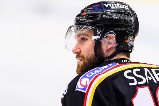 Luleås Jacob Lagacé på uppvärmningen