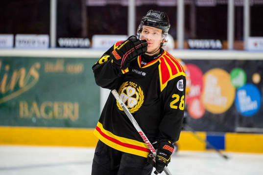 Brynäs Martin Naenfeldt före ishockeymatchen i SHL mellan