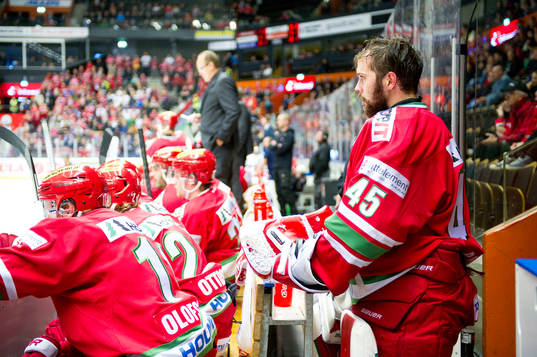 Modos målvakt Jonatan Bjurö deppar