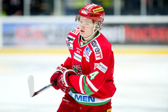 Modos Carl Grundström jublar