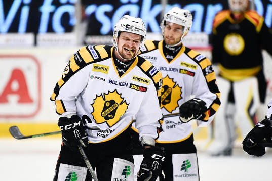 Skellefteås Janne Pesonen har ont