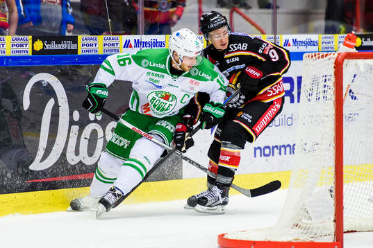 Rögles Christopher Liljewall och Luleås Johan Forsberg