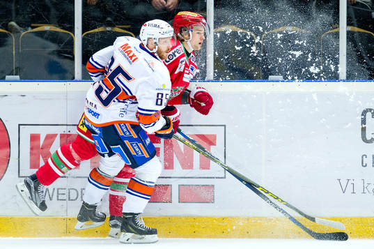 Växjös Liam Reddox och Modos Dennis Persson