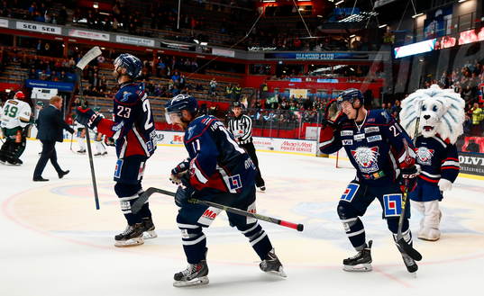 Linköpings Garrett Roe och Nick Sörensen jublar