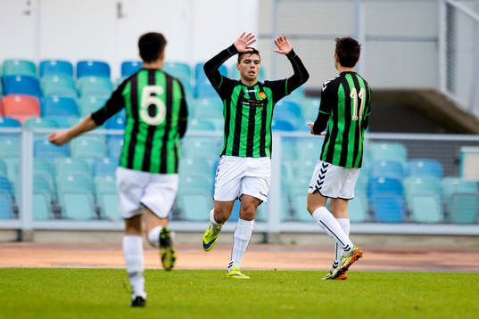 Gais Arjanet Sumiqi jublar