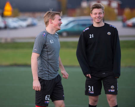 Frölundas Artturi Lehkonen  och Christoffer Ehn värmer