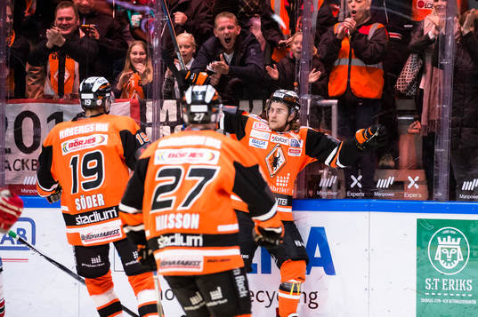 Karlskronas Alexander Viklund har gjort 1-0