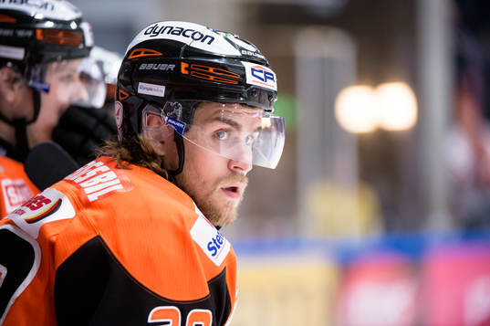 Karlskronas Alexander Viklund har gjort 1-0