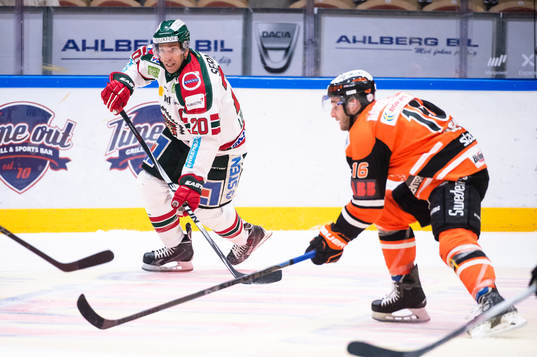 Frölundas Joel Lundqvist  och Karlskronas John Henrion