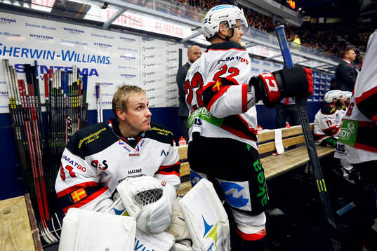 Malmö Redhawks målvakt Mika Noronen utbytt